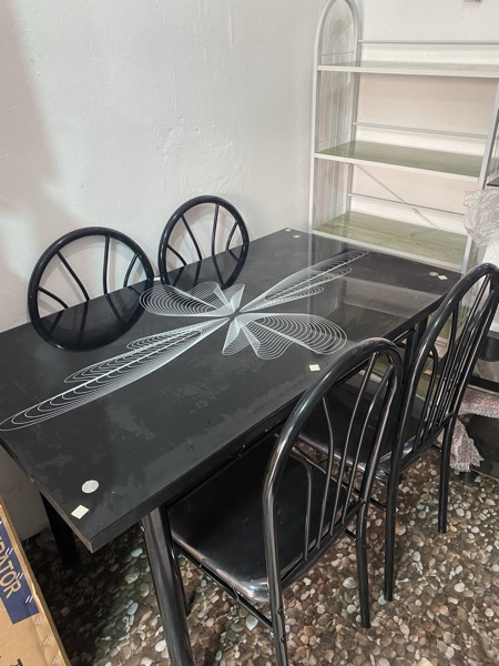 Table à manger vitre