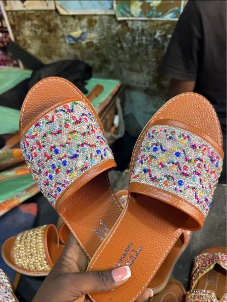 Chaussures repose pieds