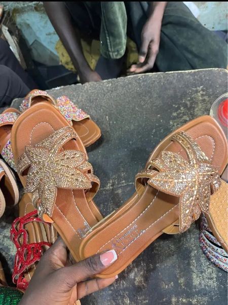 Chaussures repose pieds