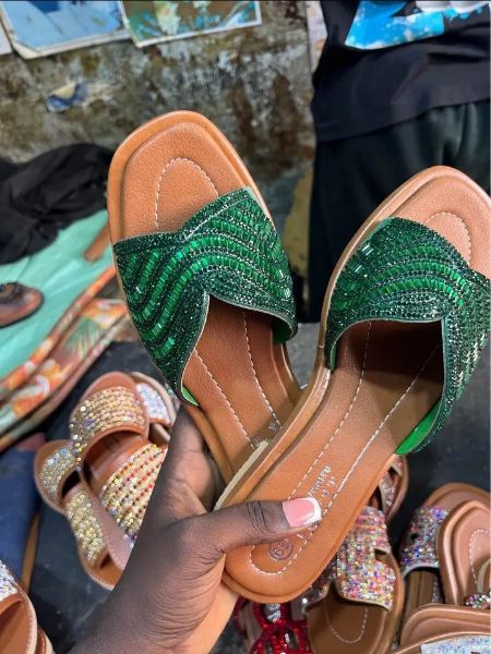 Chaussures repose pieds