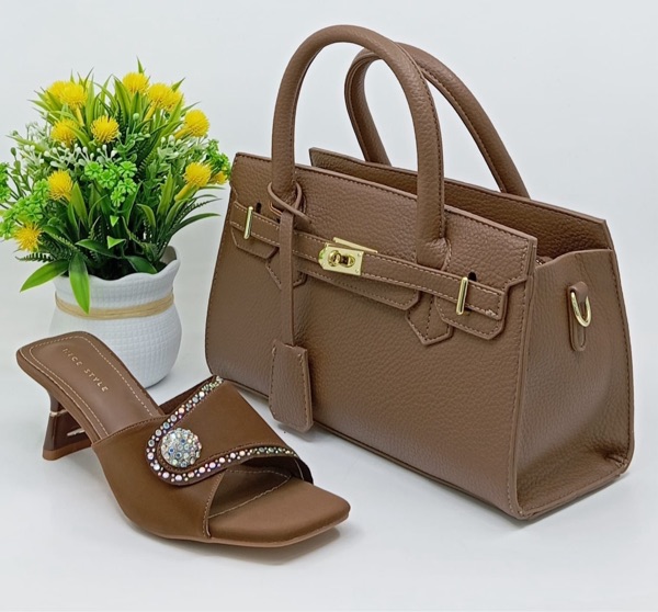 Ensemble sac à main et chaussures
