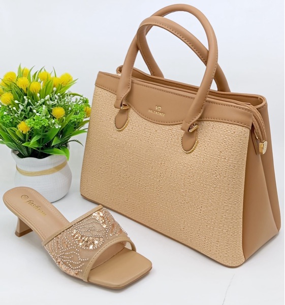 Ensemble de sac à main et chaussures