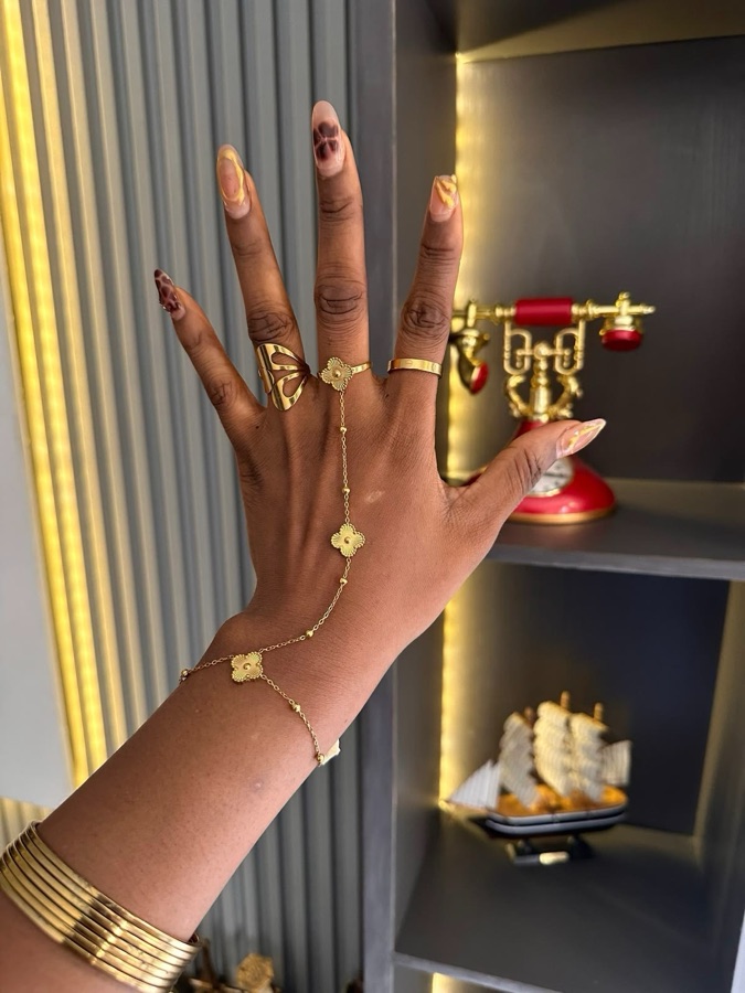 « Bijoux & Bracelets Élégants – La touche parfaite pour votre style ✨ »