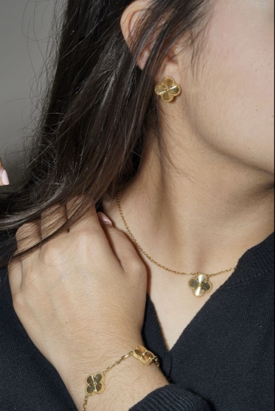 « Bijoux & Bracelets Élégants – La touche parfaite pour votre style ✨ »