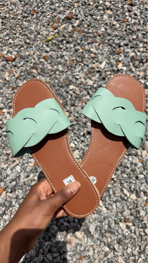 Sandales 100% cuir vert menthe