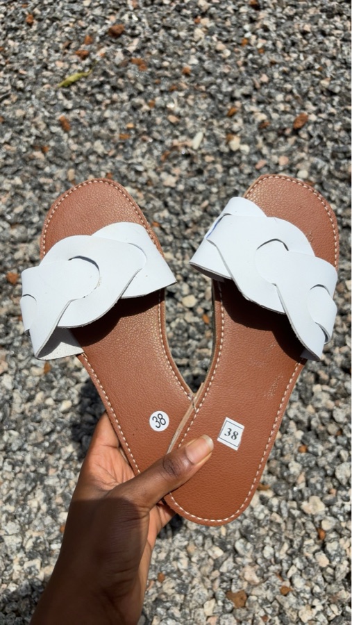 Sandales 100%cuir blanc