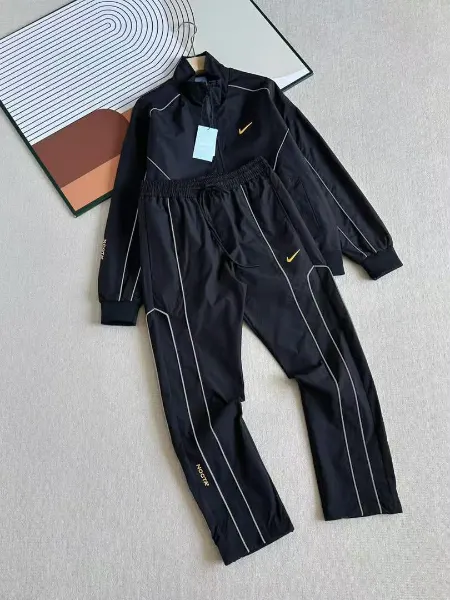 Nike tech