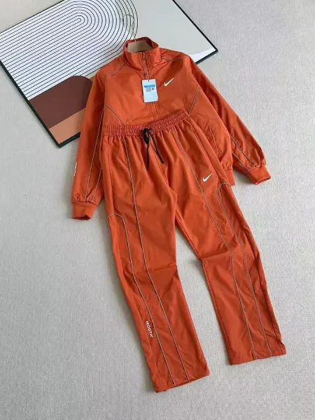 Nike tech