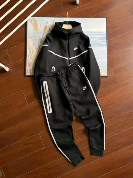 Nike tech