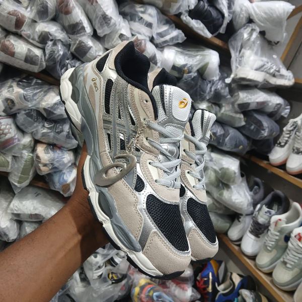 Asics paire