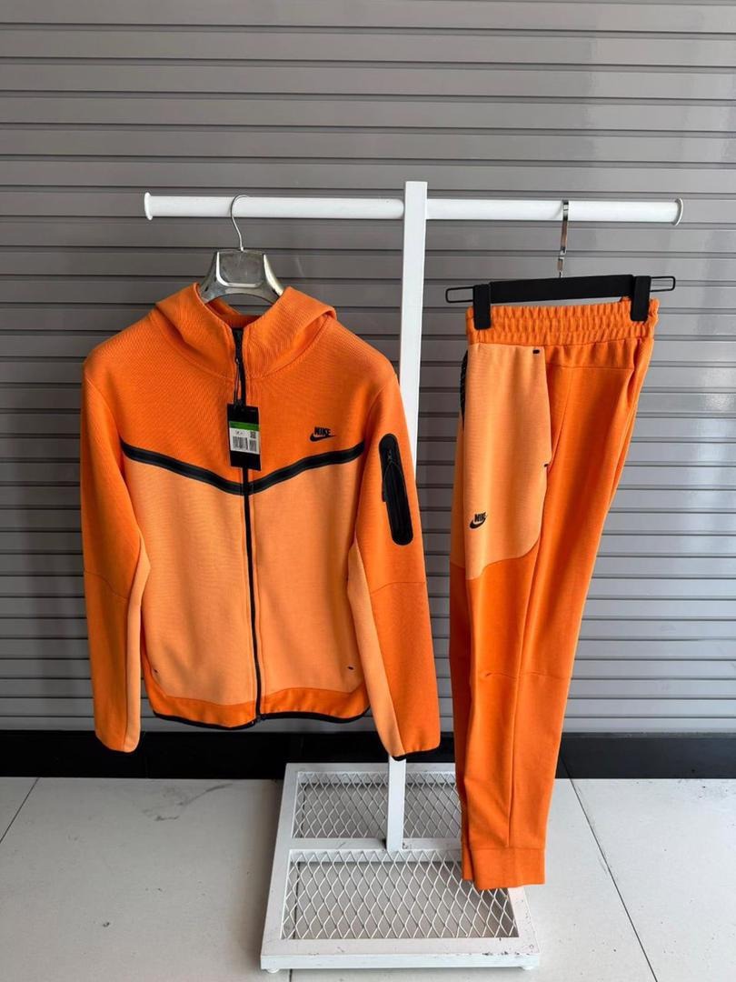 Nike tech