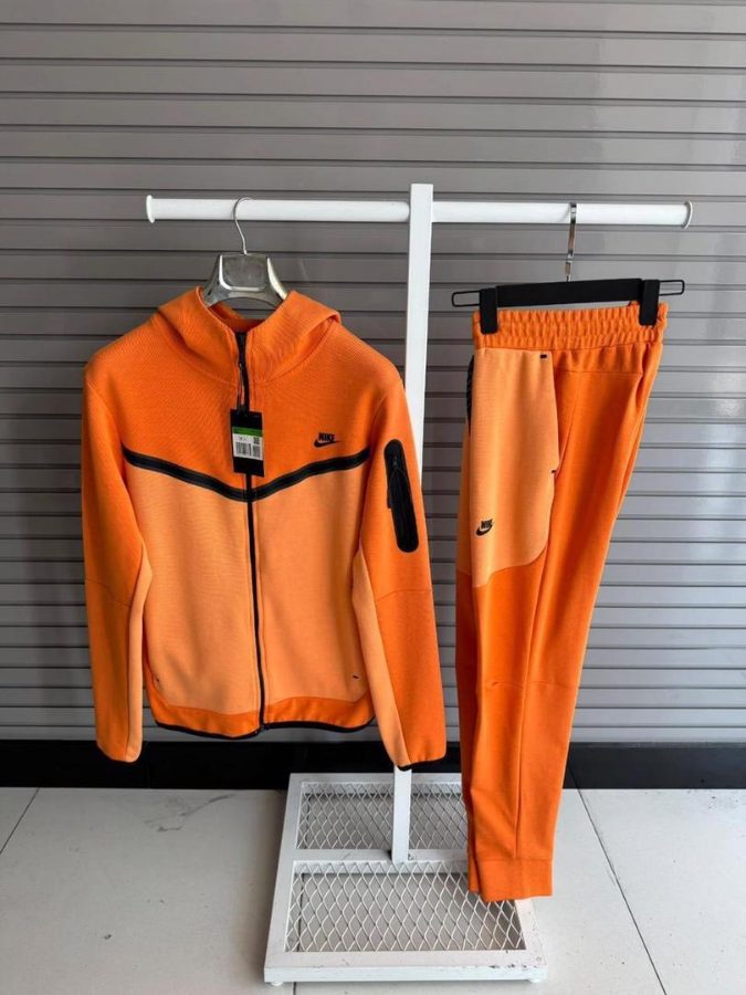 Nike tech