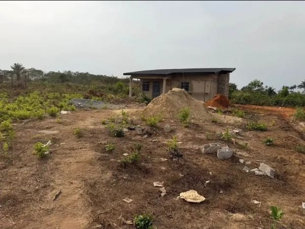 Terrain a vendre a forecarya